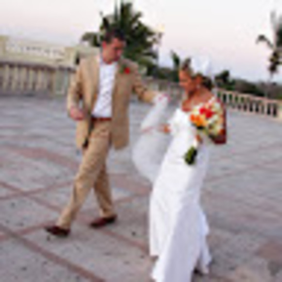 Meet your Posher, Alyssa - Picture 1 of 1